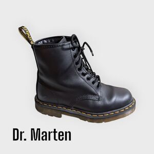 Dr. Martens Classic Style Black Leather Combat Boots